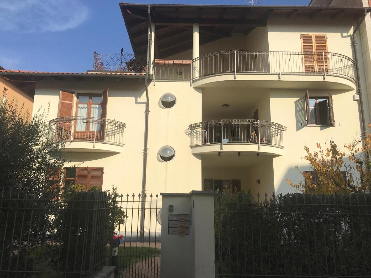 La Casa Del Melograno Lägenhet Alba  Exteriör bild