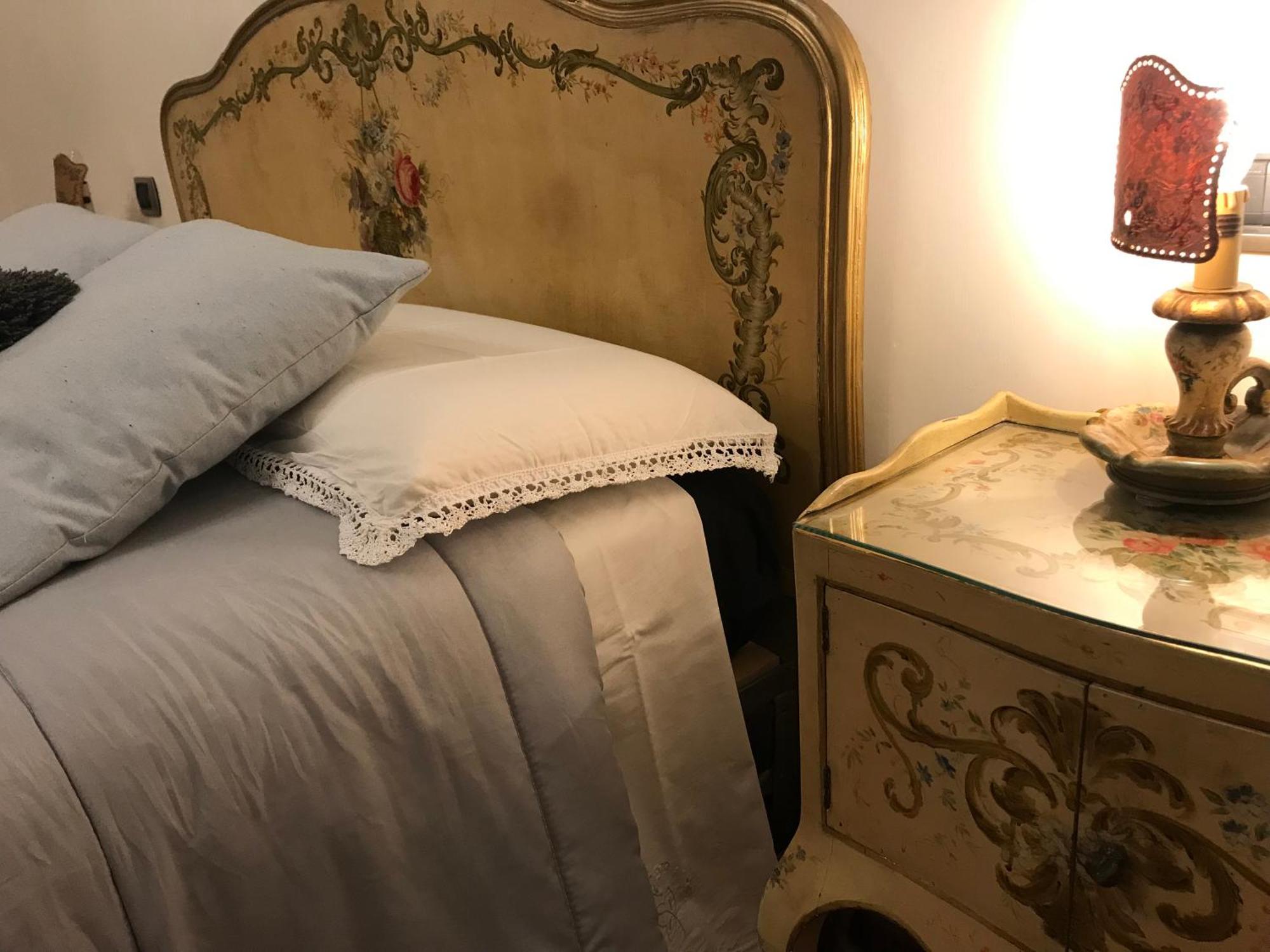 La Casa Del Melograno Lägenhet Alba  Exteriör bild